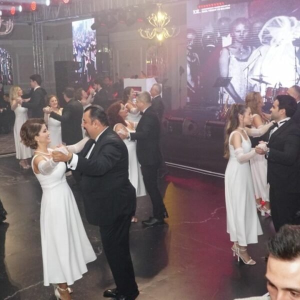 Lothbrog Marsifed cumhuriyet balosunda