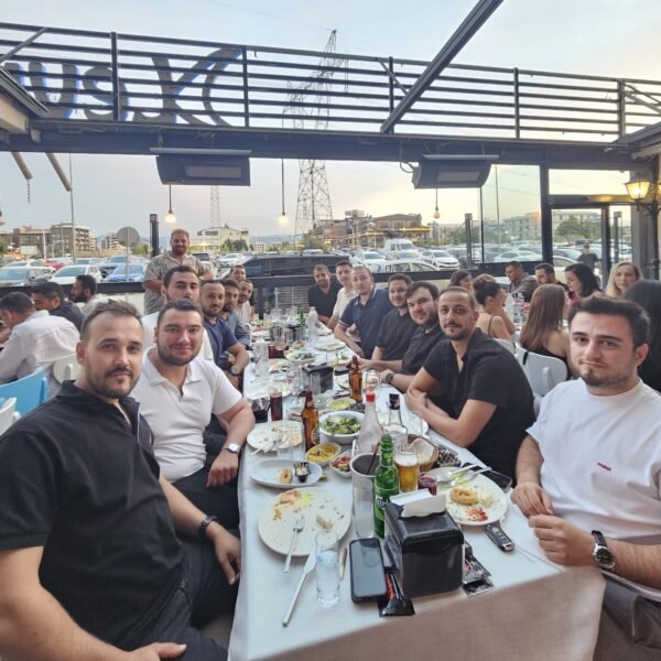 LOTHBROG MAKİNE AİLESİ MOTİVASYON YEMEĞİNDE BİR ARAYA GELDİ